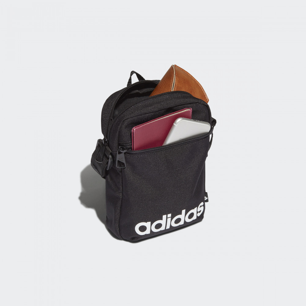 Logo shoulder bag. Сумка на пояс adidas Essentials logo Shoulder Bag. Сумка Fog Essentials через плечо.